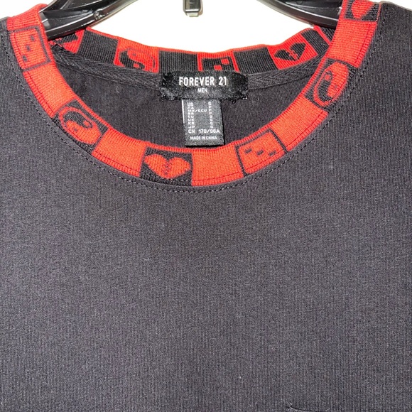 Black forever 21 T shirt 🖤 - Picture 2 of 3